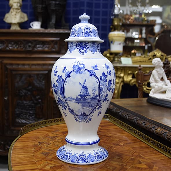 Ваза с крышкой Delft